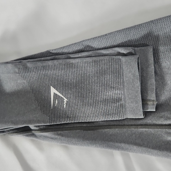 Gymshark Leggings Size Lg. Grey with Black logo Waist NWT - Picture 7 of 7